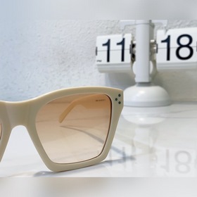 CELINE Модель： CL40041N Размер： 55 мм 18-145