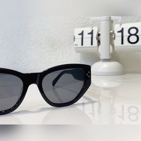 CELINE Модель： CL40219I Размер： 54 мм, 18-145 мм