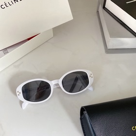 Рекомендуем новую модель Celine*CL4S212 #