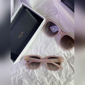 Очень нравятся ограниченные розовые солнцезащитные очки Celine 52