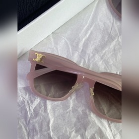 Очень нравятся ограниченные розовые солнцезащитные очки Celine 52
