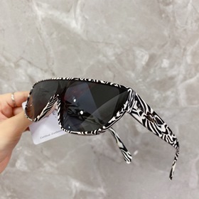 Официальный сайт CELINE    Модель： CL40195