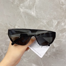 Официальный сайт CELINE    Модель： CL40195