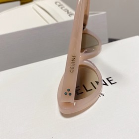 Новая модель на официальном сайте CELINE  CL4S184 →Розовый