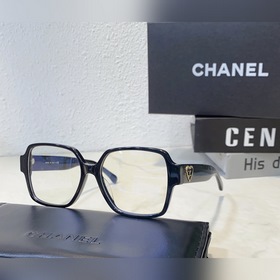 CHANEL 2023 весна-лето, новые очки с черной оправой в форме сердц