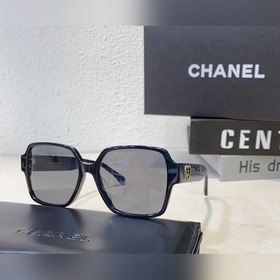 CHANEL 2023 весна-лето, новые очки с черной оправой в форме сердц