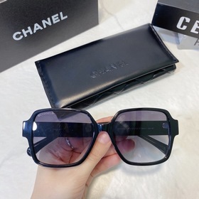 CHANEL 2023 весна-лето, новые очки с черной оправой в форме сердц