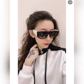 Последние экземпляры Chanel. Эта модель стала настоящим хитом. Ч