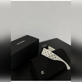 Последние экземпляры Chanel. Эта модель стала настоящим хитом. Ч