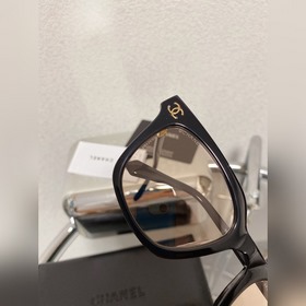 Очарована прозрачными очками Chanel. Они такие нежные, что выгля
