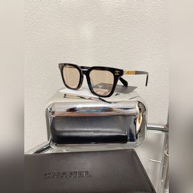 Очарована прозрачными очками Chanel. Они такие нежные, что выгля