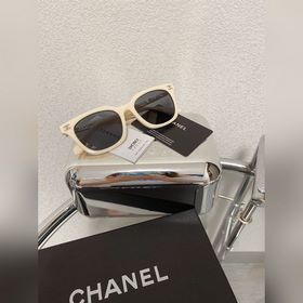 CHANEL представляет новую модель очков.  Очень подходит для свет