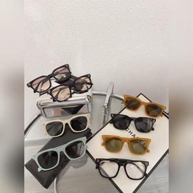 CHANEL представляет новую модель очков.  Очень подходит для свет