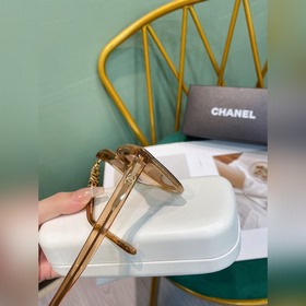 CHANEL – солнцезащитные очки, которые выглядят прекрасно при любо