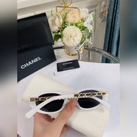 Новые весенние хиты от Chanel Первая продажа CH7980 53 отверстия