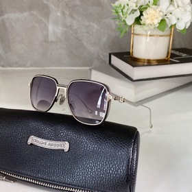 CHROME HEARTS Модель： HUMPSTER Размер： 55-20-147
