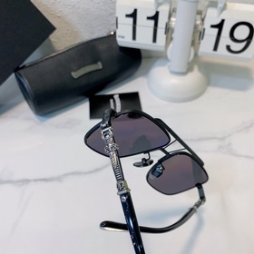 CHROME HEARTS Модель： PUSHIN ROD II Размер： 57-18-150