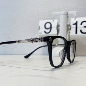 CHROME HEARTS Модель： BONENNISSEUR-A Размер： 53-18-150