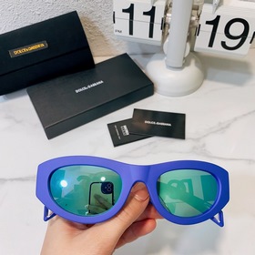 Квадратная форма, яркие цвета, эластичная оправа DOLCE & GABB