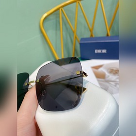 Эти солнцезащитные очки от Dior подходят практически к любому обр