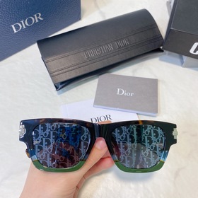Новейшая серия DIORBLACKSUIT XL S2U от DIOR уже в продаже. Каждый