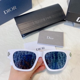 Новейшая серия DIORBLACKSUIT XL S2U от DIOR уже в продаже. Каждый