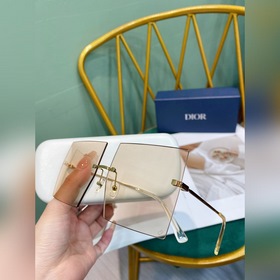 Не требуют дополнительных комментариев, солнцезащитные очки от Di