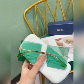 Не требуют дополнительных комментариев, солнцезащитные очки от Di