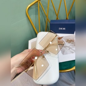 Не требуют дополнительных комментариев, солнцезащитные очки от Di