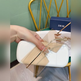 Не требуют дополнительных комментариев, солнцезащитные очки от Di