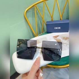 Не требуют дополнительных комментариев, солнцезащитные очки от Di
