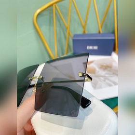 Не требуют дополнительных комментариев, солнцезащитные очки от Di