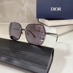 Новая модель Dior CD5973 Размер： 63-13-140