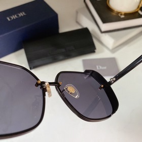 Новая модель Dior CD5973 Размер： 63-13-140