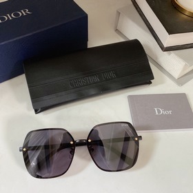 Новая модель Dior CD5973 Размер： 63-13-140