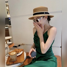 Dior | Солнцезащитные очки – незаменимый аксессуар для создания о