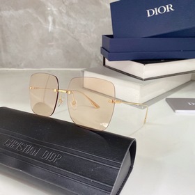 Эти солнцезащитные очки от Dior подходят практически к любому обр