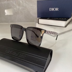 Не пропустите популярную модель DIOR NUANCE-17 с оправой, украшен