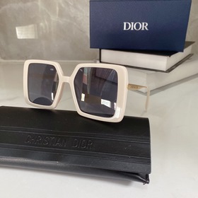 DIOR  Модель： 8071 Размер： 56-20-145
