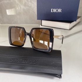 DIOR  Модель： 8071 Размер： 56-20-145