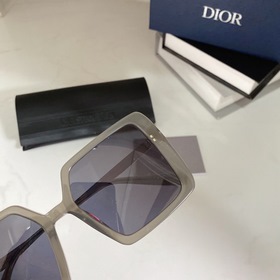 DIOR  Модель： 8071 Размер： 56-20-145