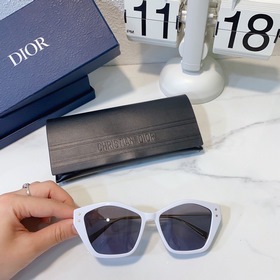 Новая модель 2023 года в наличии. Оригинальная Dior MISSDIORS1U. 