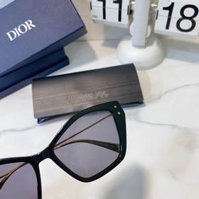 Новая модель 2023 года в наличии. Оригинальная Dior MISSDIORS1U. 