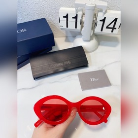 DIOR TED яркие краски ~ Недавняя выставка в Милане Размер： 51-20-