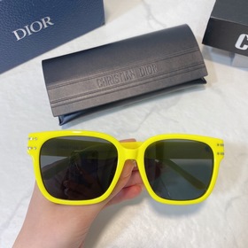 DIOR Diorsignafure S7F Размер： 58 x 18 x 145