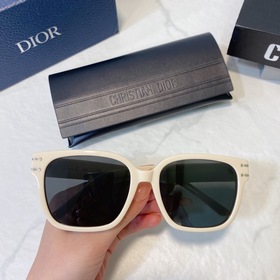 DIOR Diorsignafure S7F Размер： 58 x 18 x 145