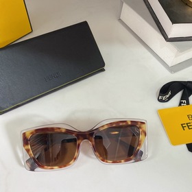 Официальный сайт представляет новую версию FENDI, модель FF40034U