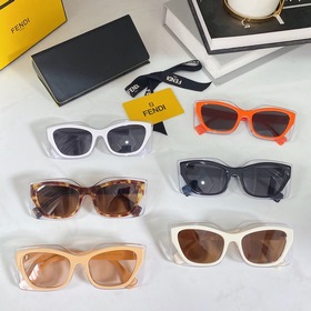 Официальный сайт представляет новую версию FENDI, модель FF40034U