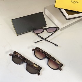 Высококачественная цепочка F Fendi Модель： FF400181 Размер： 52