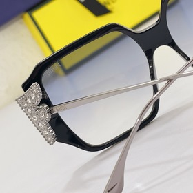 Fendi Модель： FF0473 Размер： 55х22-137.